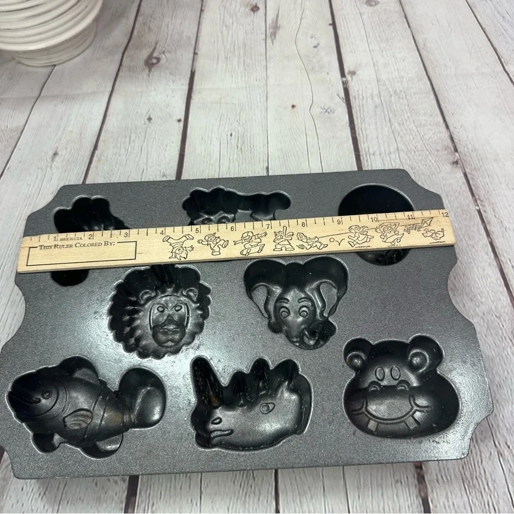 nordic ware zoo friends Animal Characters mini Cake Pan 3C.